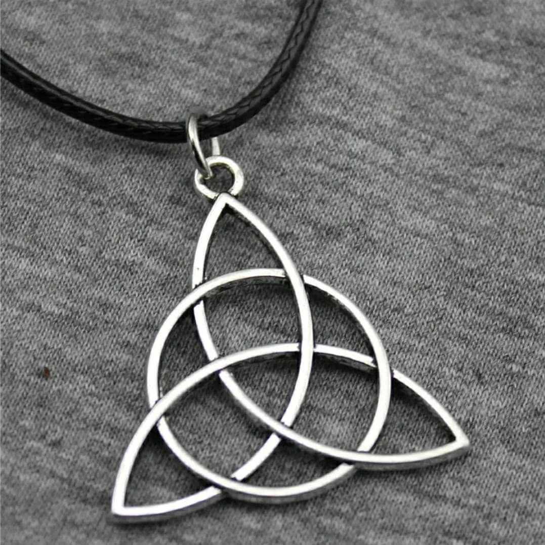 Triquetra Pendant Necklace in Silver